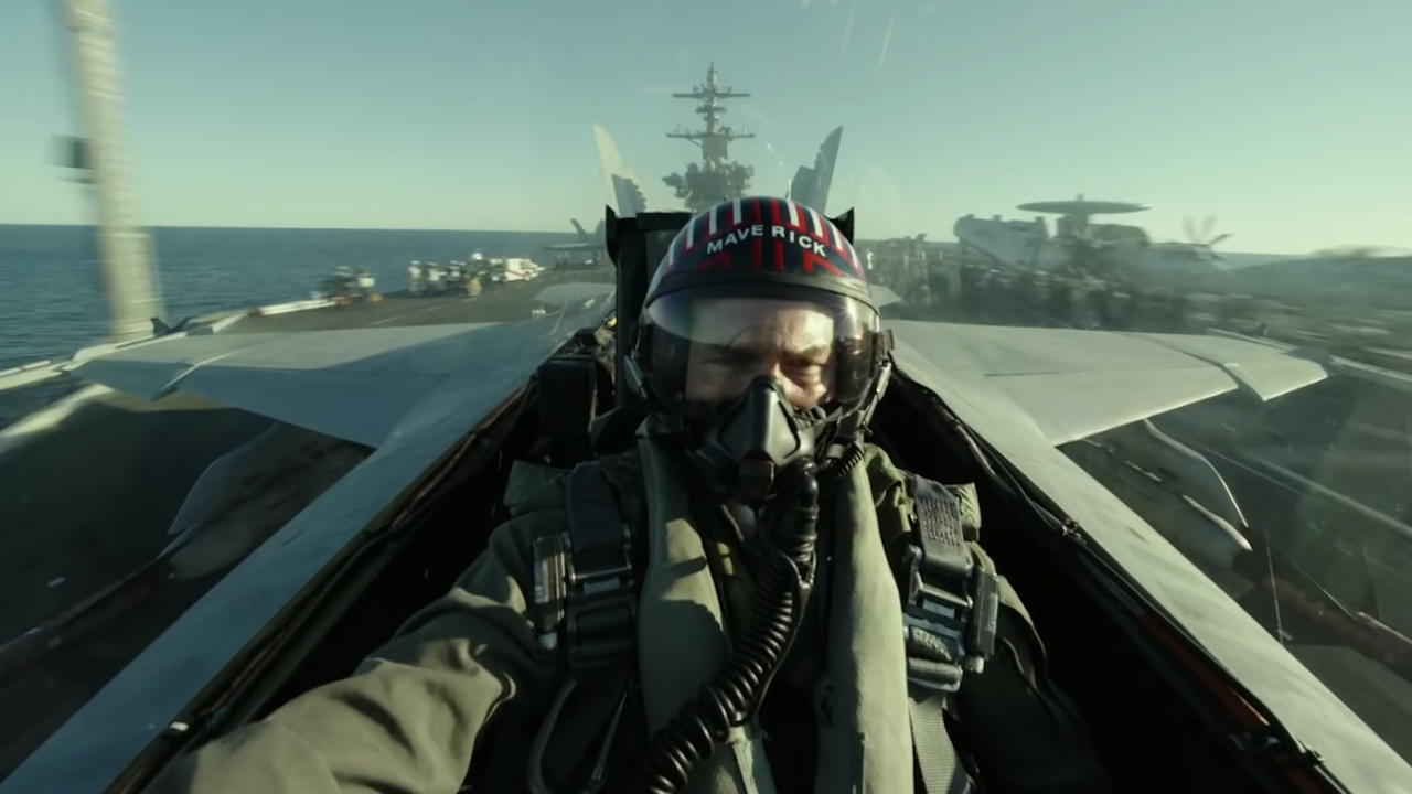 the navy stopped tom cruise from flying an actual jet in top rrnm