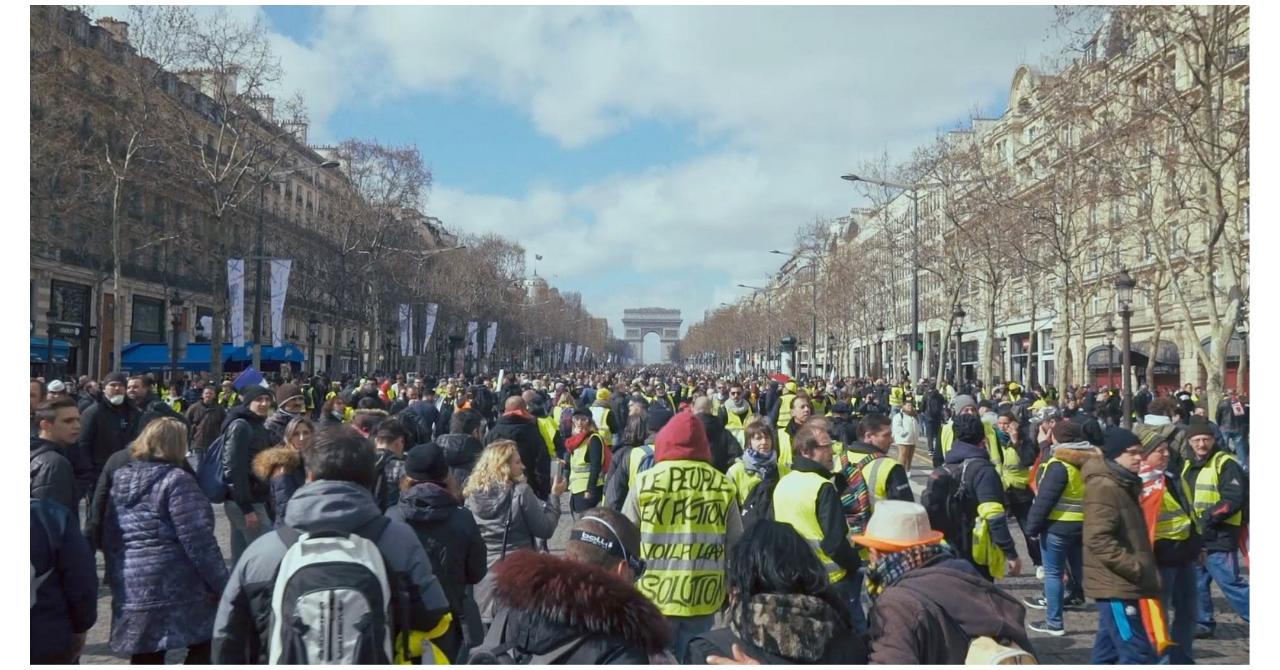 Read more about the article A people: a relevant look at the Yellow Vests [critique]
