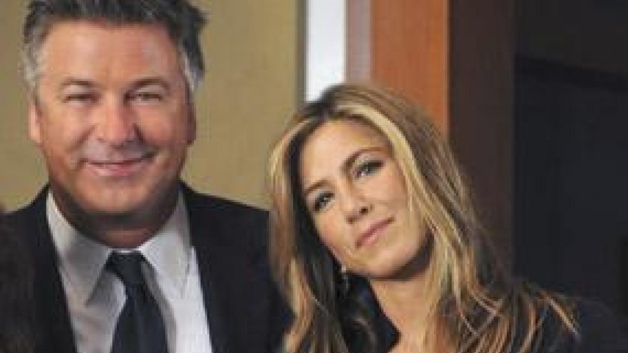 Alec Baldwin « Embrasser Jennifer Aniston, c’était vraiment horrible