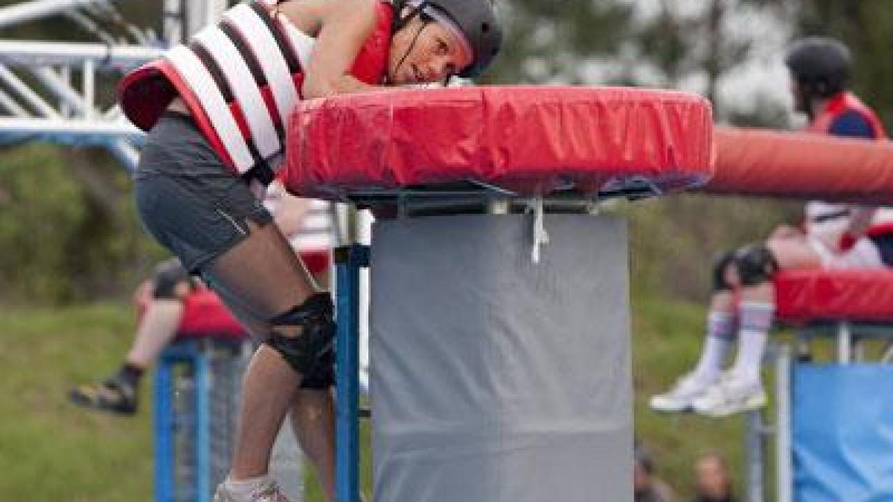 Wipeout (US) Tom Sparks, candidat de l'émission est mort ! Premiere.fr