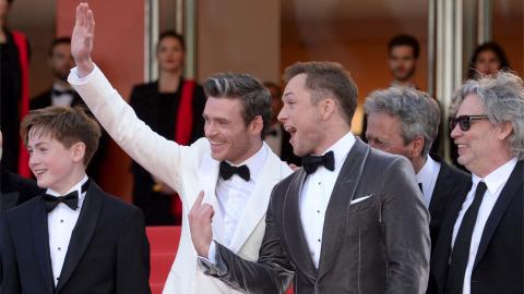 Cannes 2019 : Taron Egerton s'éclate avec Richard Madden, son partenaire de Rocketman