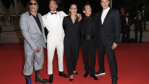 Cannes 2021 : JoeyStarr et toute l'équipe du biopic de NTM, Suprêmes, montent les marches