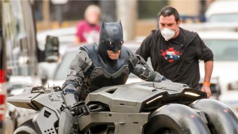 The Flash: filming interrupted after an accident between a cameraman and Batman's understudy