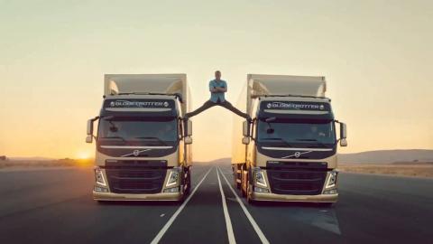 Le best of JCVD : Son meilleur grand écart : THE EPIC SPLIT, PUBLICITÉ VOLVO TRUCKS (2014)