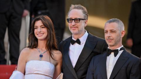 Cannes 2022, day 3: Anne Hathaway, James Gray and Jeremy Strong