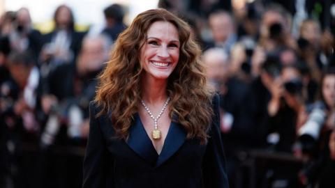 Cannes 2022, day 3: Julia Roberts, radiant on the Croisette