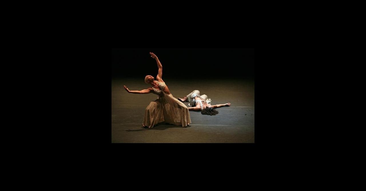 PHOTOS - Fais danser la poussière : Découvrez Maya et sa passion pour la  danse ce soir sur France 2