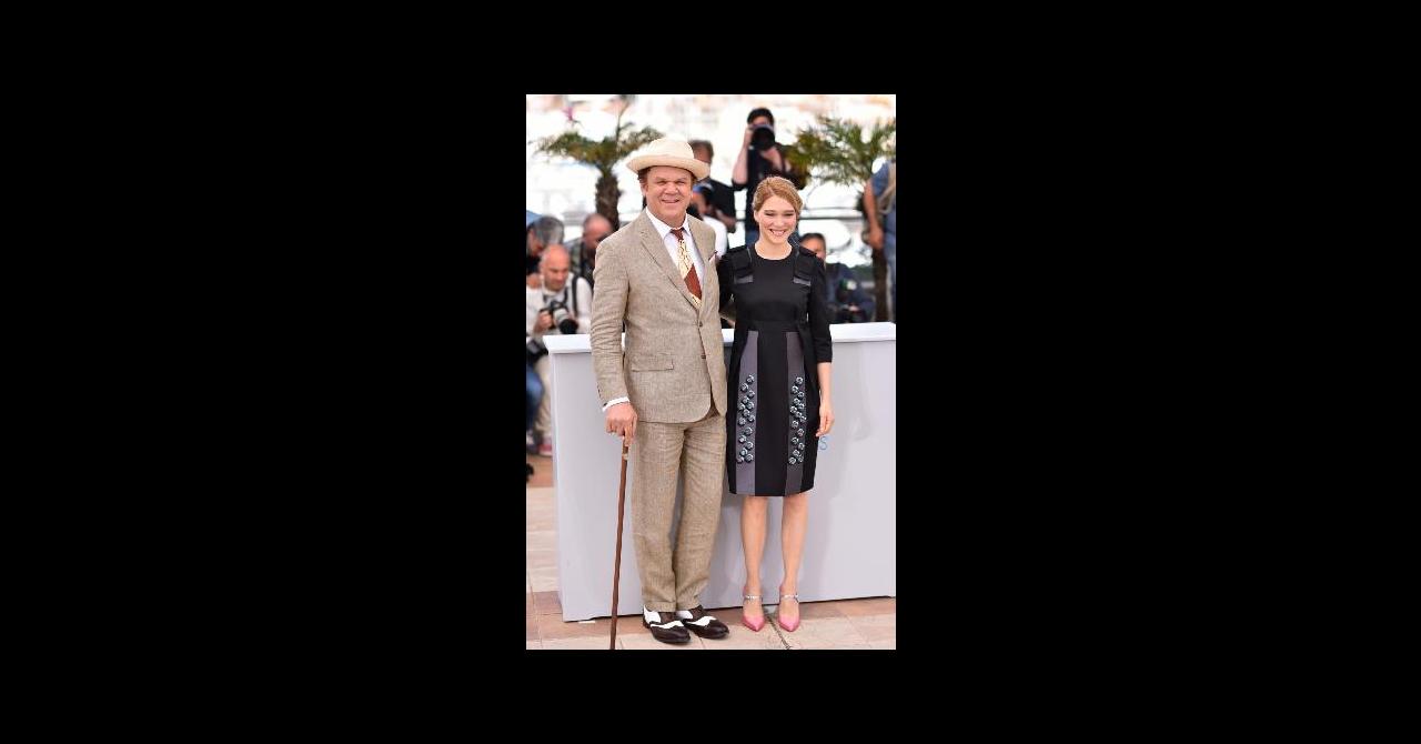 Rachel Weisz en robe Louis Vuitton, au bras de Colin Farrell
