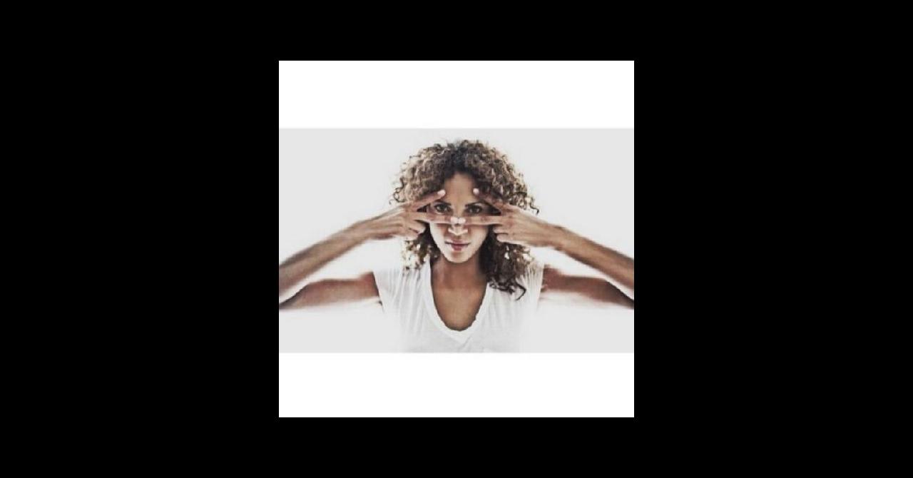 Happy Birthday&mldr; Noémie Lenoir : la star en 15 clichés intimes et sexy