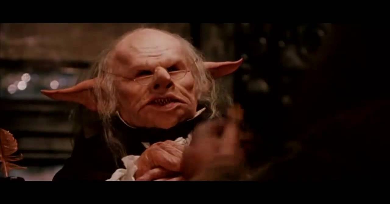 Warwick Davis en Gobelin dans la scène de Gringotts du premier Harry Potter