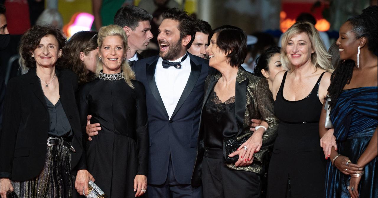 Cannes 2021: Catherine Corsini, and her team on the red carpet of La Fracture