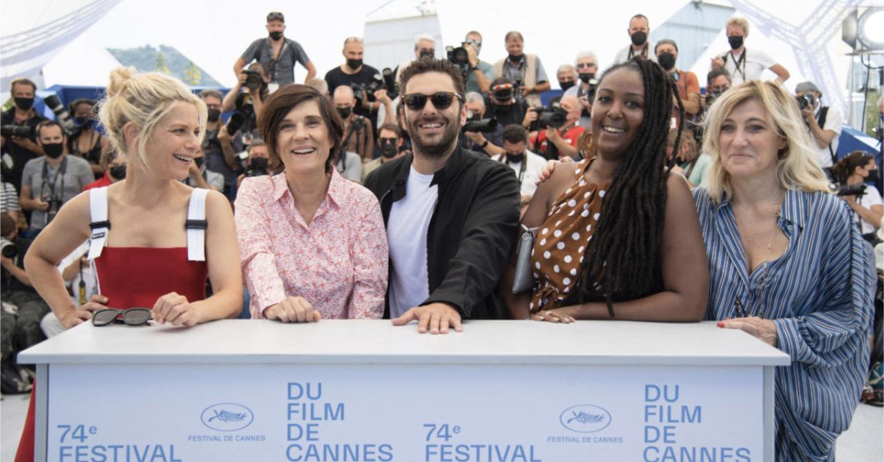 Cannes 2021 : Marina Foïs, Catherine Corsini, Pio Marmaï, Aissatou Diallo Sagna et Valeria Bruni-Tedeschi au photocall de La Fracture