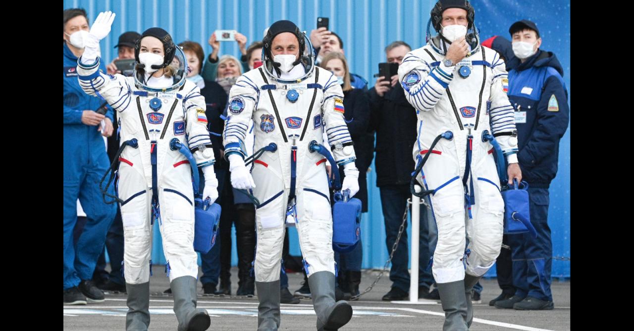 Challenge: The crew consists of astronaut Anton Shkaplerov, actress Yulia Peresild and director Klim Shipenko